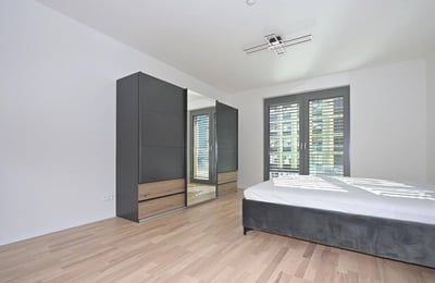 Vermietung eines hellen Studios, 28 m², Bezirk Staré Mesto, Bratislava, Slowakei